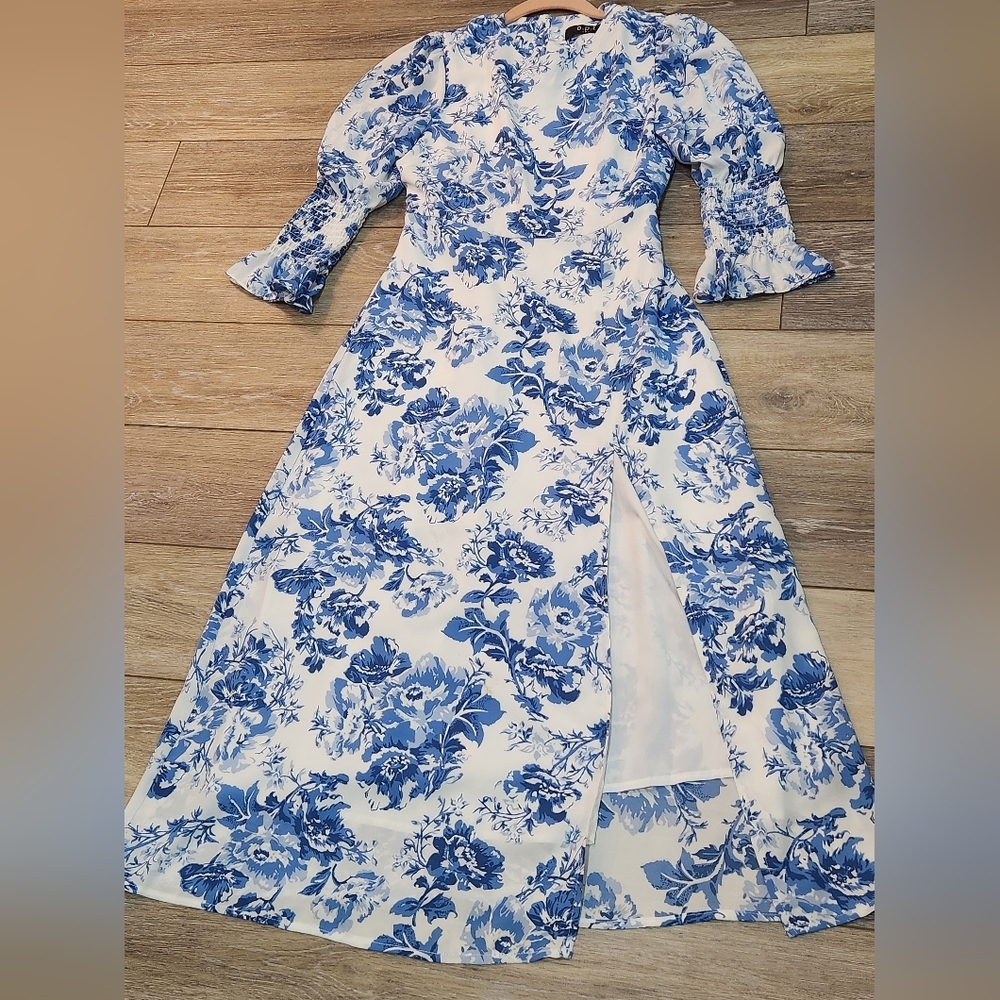 O.P.T Elegant Blue Floral Maxi Dress Size Small - Picture 7 of 8